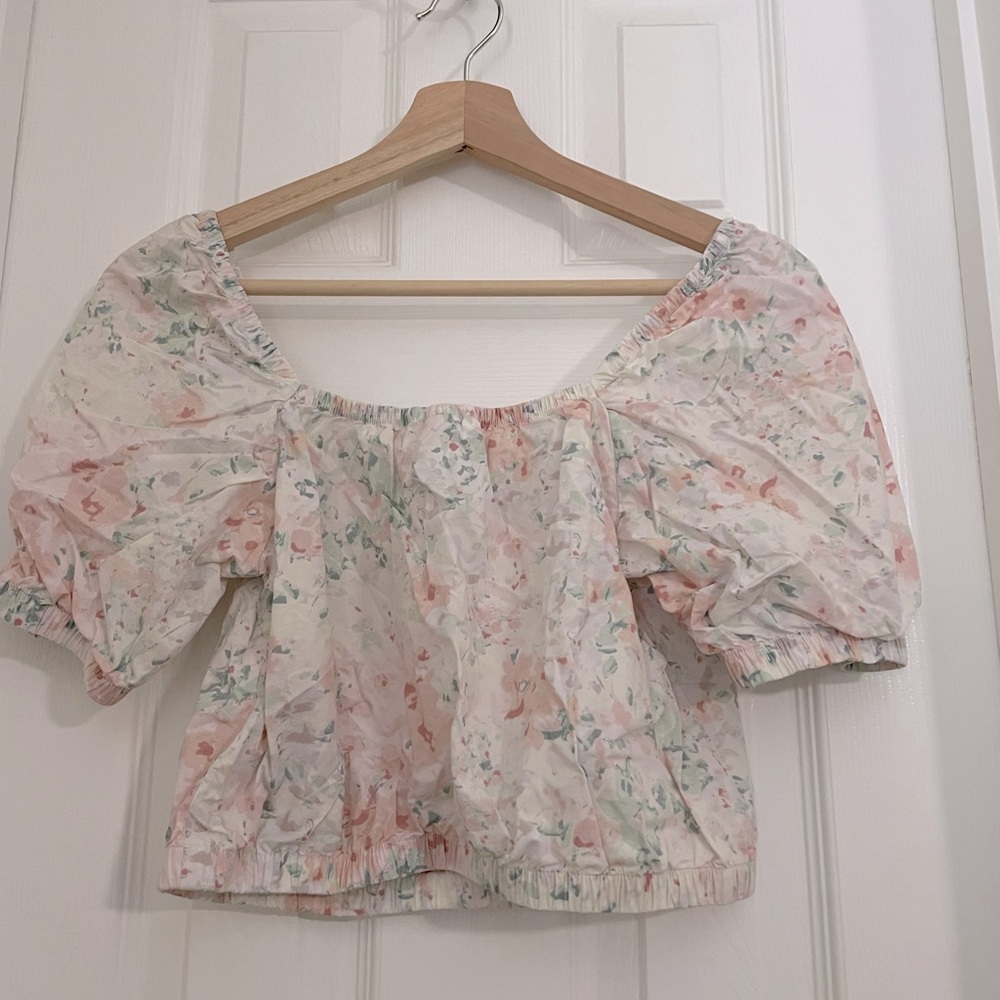 Size small floral print puff sleeve crop top from H&M.